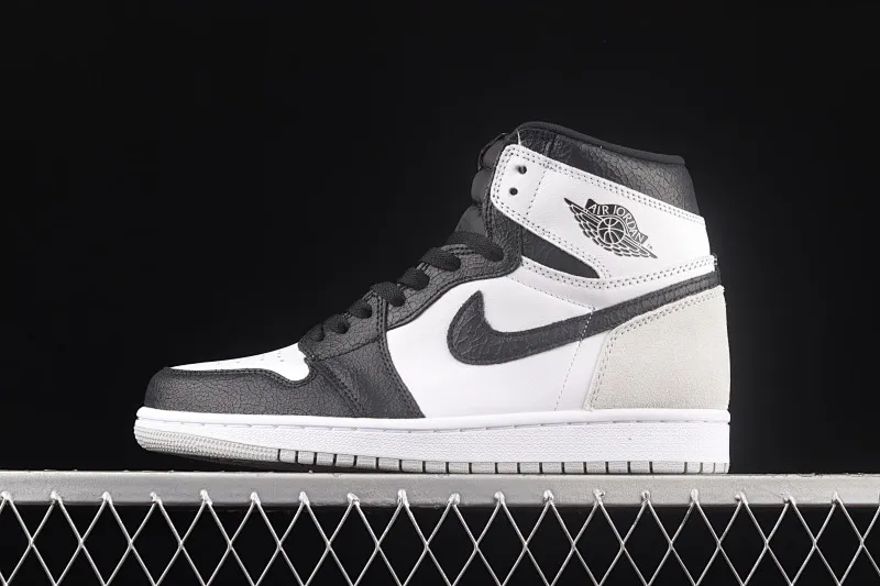 All categories Air Jordan Jordan series basketball shoes Air Jordan 1 High L version Air Jordan 1 High OG "Stage Haze" AJ1 Joe 1 black and gray toe 555088-108